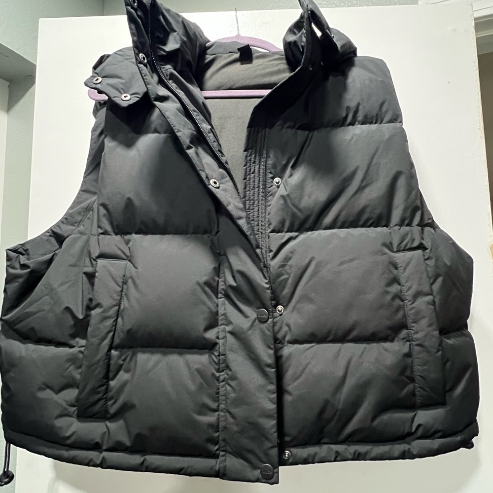 nuuds Black Puffer Vest